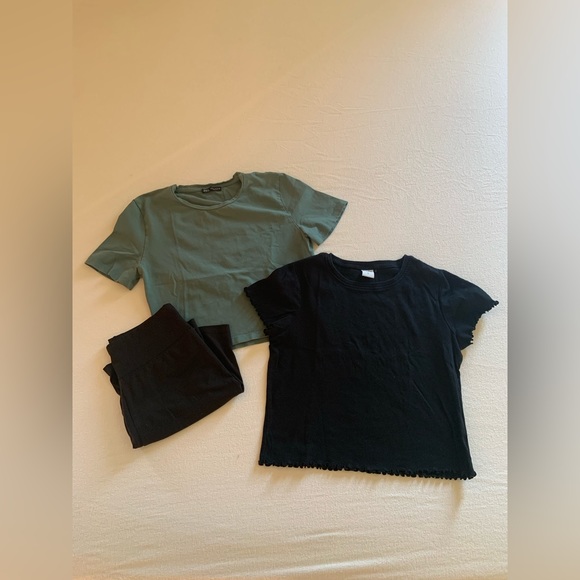 *Combo* 2 tees and bicycle shorts - Picture 1 of 6